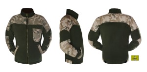 P5 - Polar w typie służb mundurowych, w kolorze khaki, z naszyciami z tkaniny moro (pustynna burza) na ramionach i łokciach i dodatkową kieszonką na piersi.