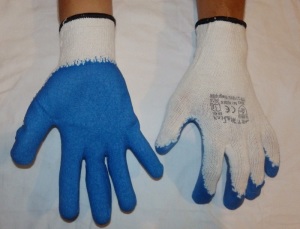 Rk 24 - Rękawice bawełniane, oblane spienionym lateksem, kolor niebiesko-biały