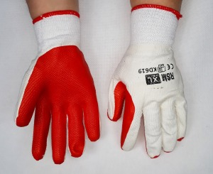 Rk 7 - Rękawice bawełniane, powlekane warstwą wulkanizowanej gumy, kolor biało-czerwony